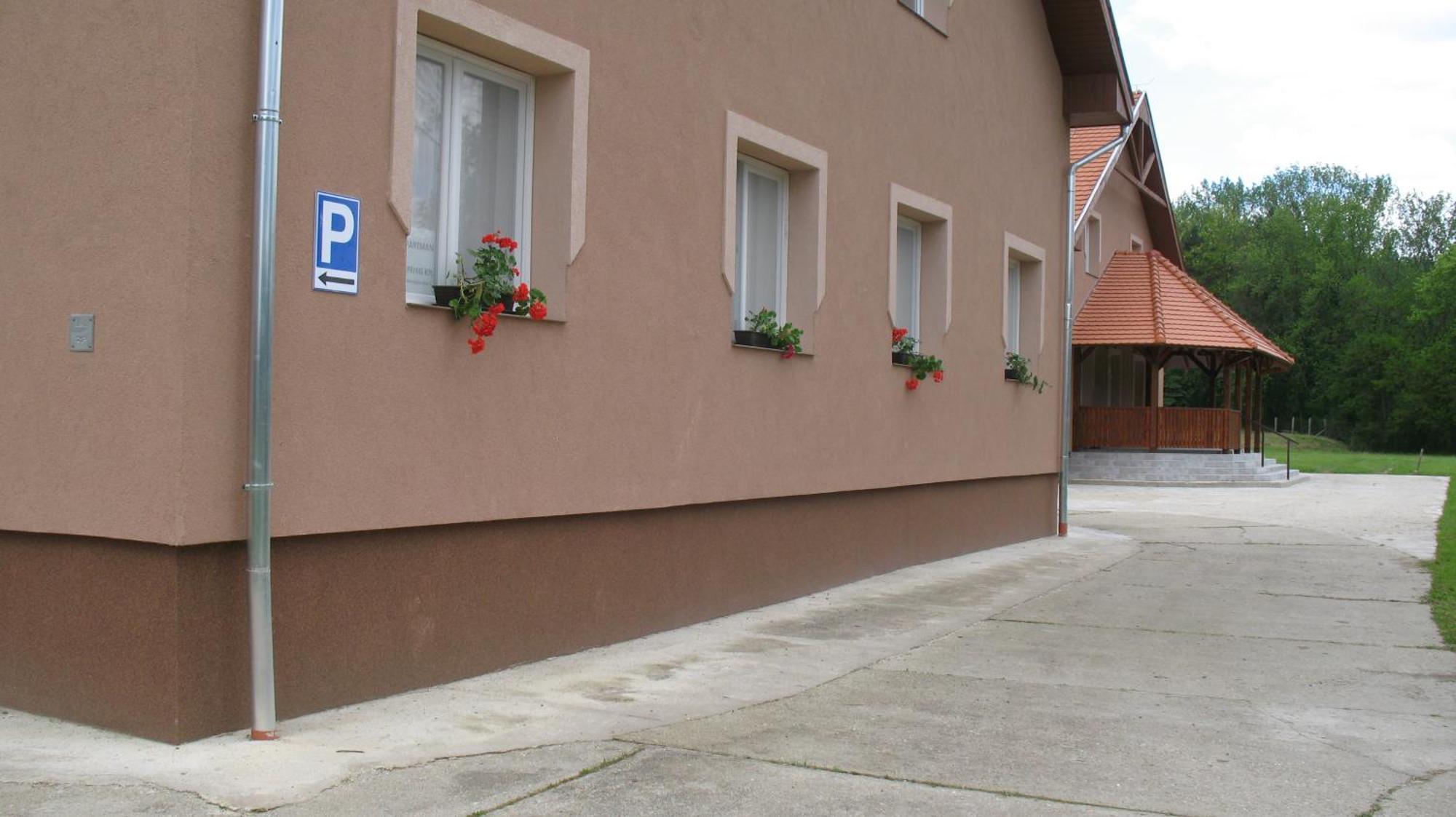 Izisz Apartman Matraterenye Extérieur photo