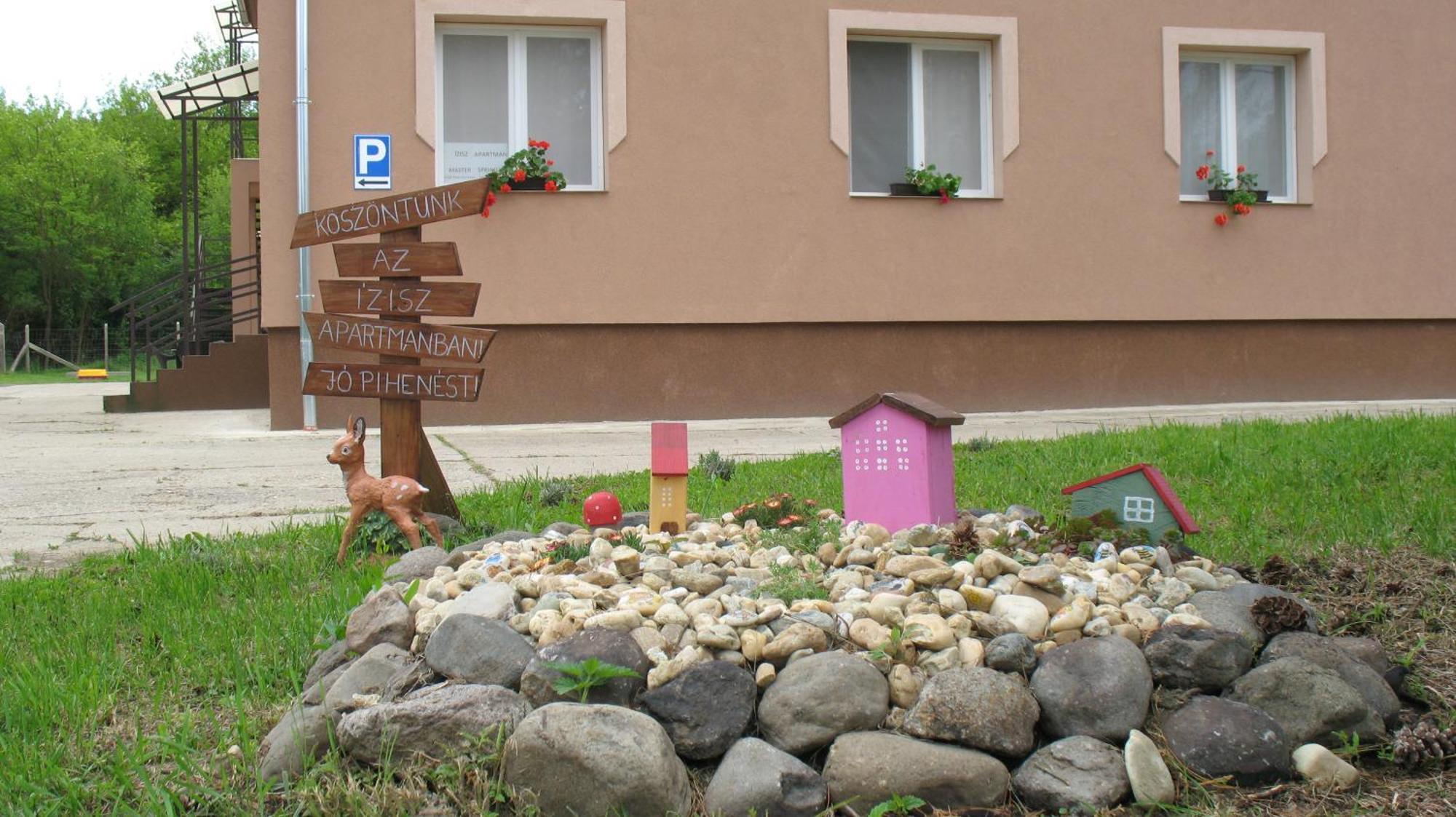 Izisz Apartman Matraterenye Extérieur photo
